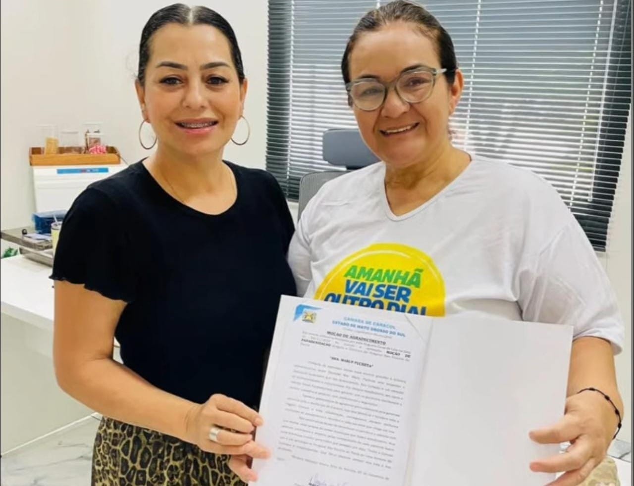 Diretora do Hospital São Vicente de Paula, Marly Pucheta, Recebe Moção de Agradecimento da Câmara de Vereadores de Caracol