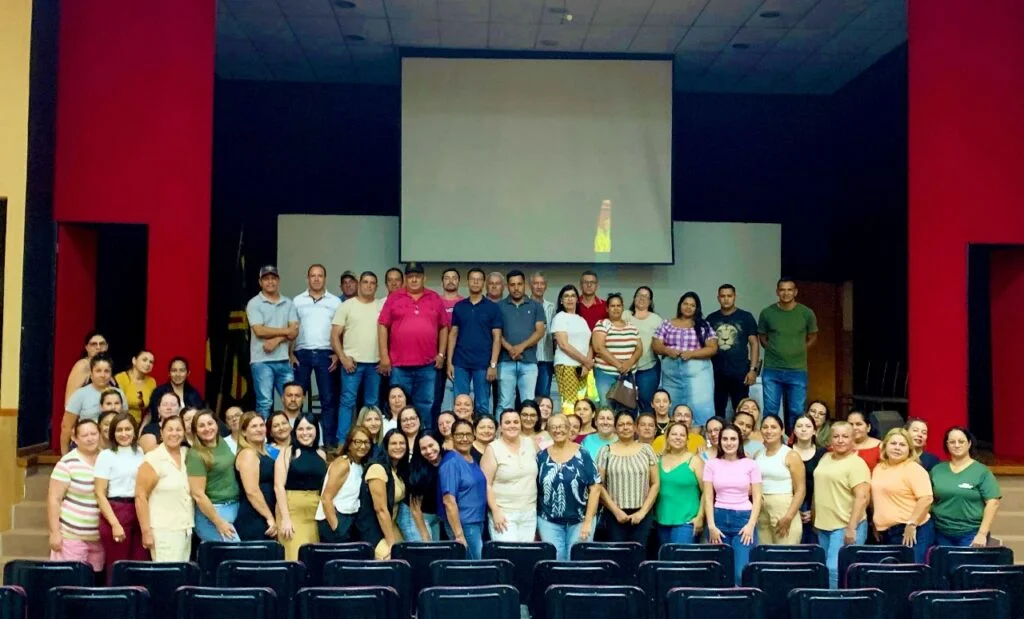 Unindo Forças para 2025: Secretária Pamela Pires Define Diretrizes de Gestão em Reunião Estratégica”