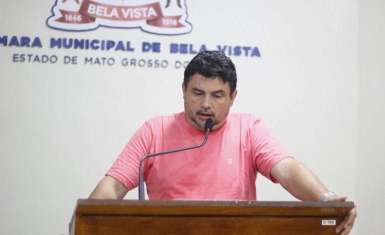 Vereador Johnys Basso cobra regularização de transporte escolar no Piracua e operação tapa-buraco no município