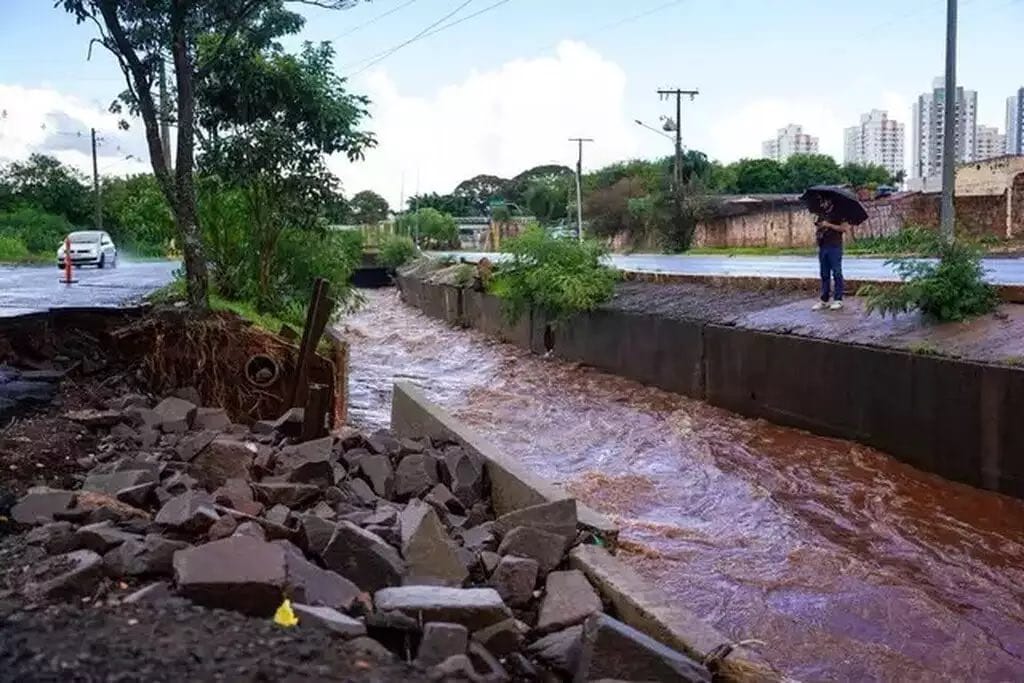 Meteorologia renova alerta de tempestade em MS até sexta-feira