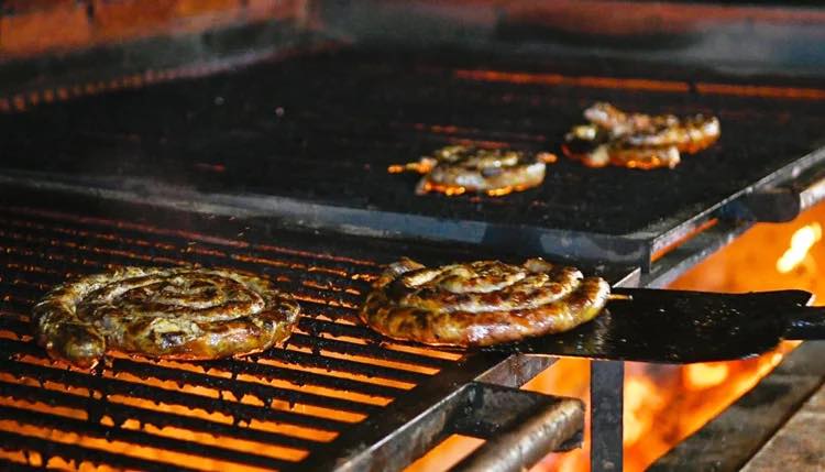 Festa da Linguiça começa nesta quinta-feira em Maracaju com shows e almoço