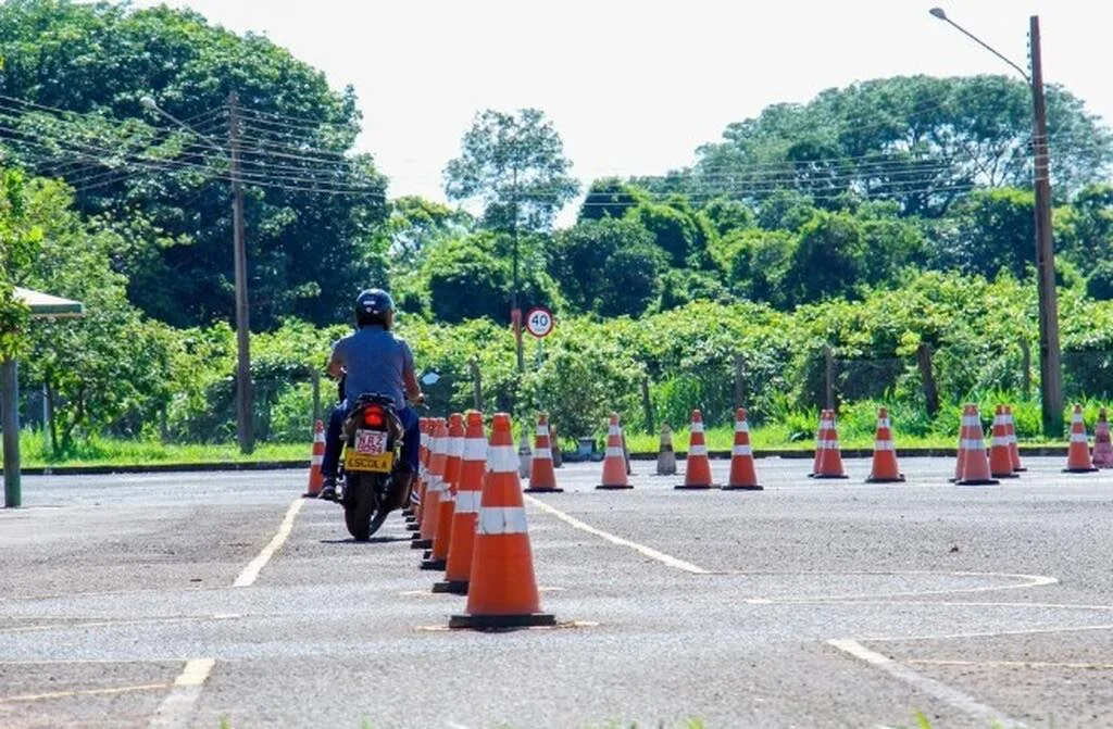 1ª CNH para carro e moto terá exame toxicológico obrigatório